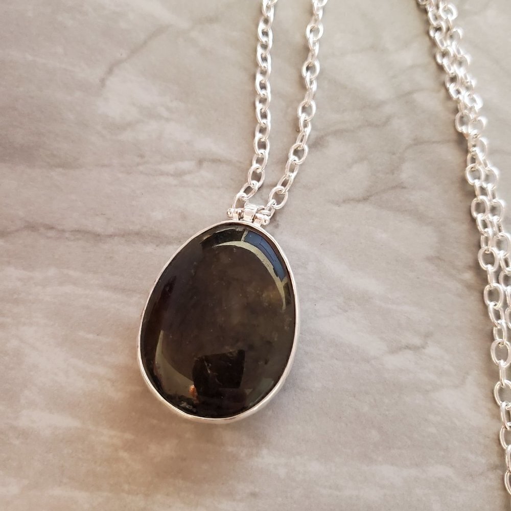 💕 Stella and Dot Reversible Sanibel Pendant Necklace 💕 - Picture 7 of 8